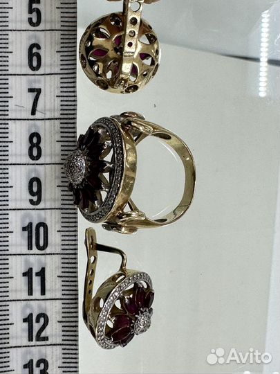 Золотой комплект с бриллиантами