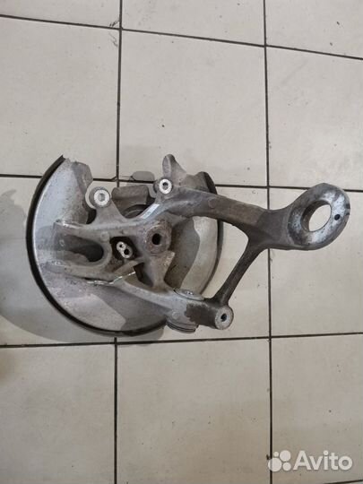 Кулак задний левый Audi A4 A5 S4 S5 Q5 A6 A7