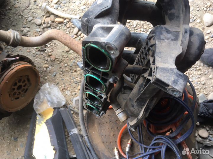 Впускной коллектор Форд Фокус 3 1.6 л