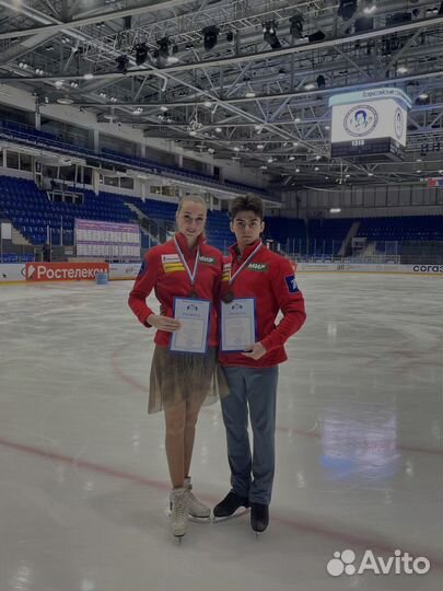 Тренер по фигурному катанию на коньках