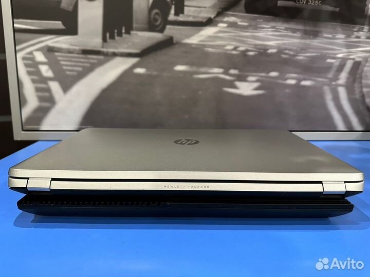Ноутбук HP envy 17