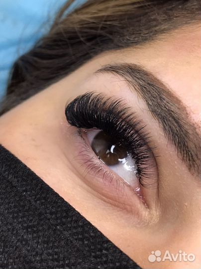 Наращивание ресниц с выездом на дом или в салоне