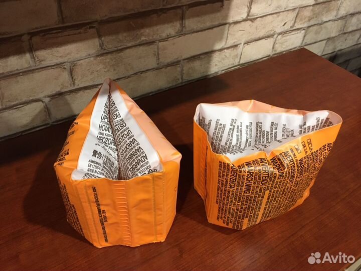 Надувной круг и нарукавники