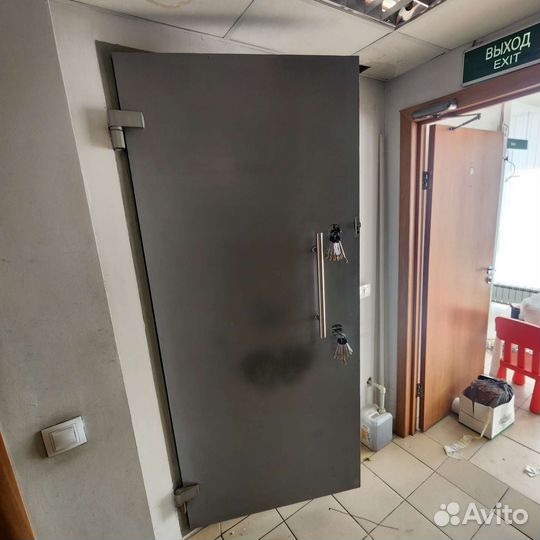 Дверь сейфовая