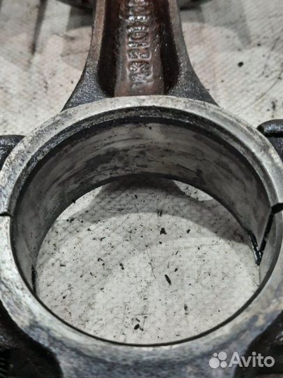 Поршень с шатуном Лада 2104 универсал 2103 1997