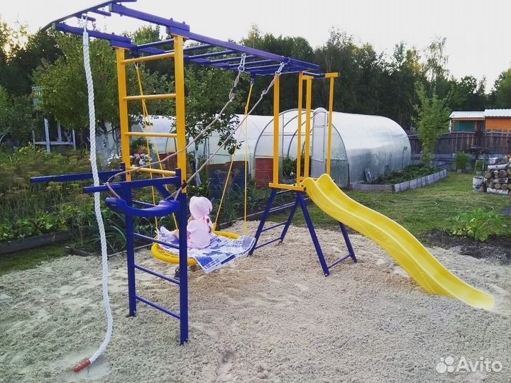 Детская площадка с горкой