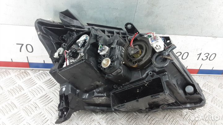 Фара Toyota Avensis T25 (2003-2008)