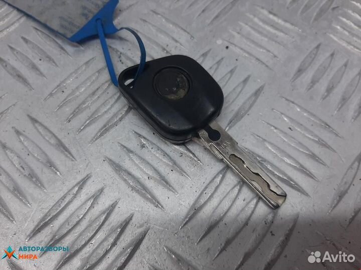 Замок зажигания Volkswagen Golf 3 1999 4B0905851B