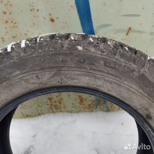 Bridgestone Blizzak Spike-02 SUV 225/60 R17