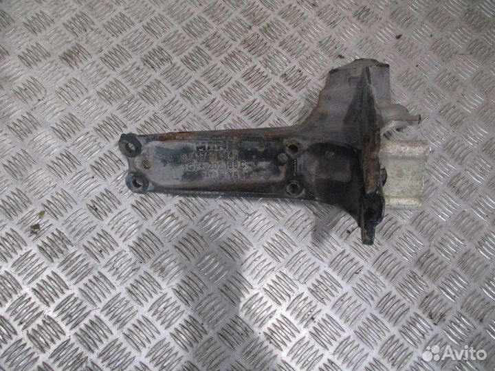 Кронштейн кабины левый MAN 81417203147