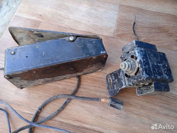 Двигатель с реостатом. От швейной машинки 1957г