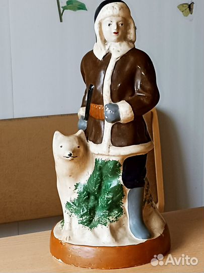 Статуэтка. Охотник с собакой. Гипс. Ранний СССР