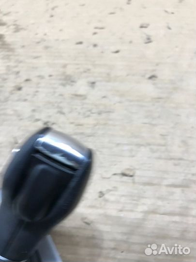 Кожух ручки кпп Ford Focus CB8 mgda 01/2011