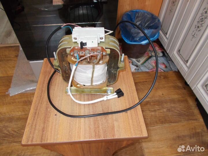 Продам трансформатор 220 на 100 вольт