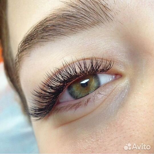 Наращивание ресниц, модель