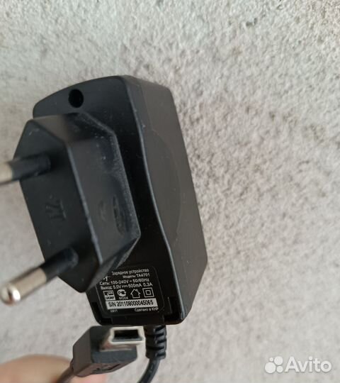 Зарядные устройства mirco/ mini + 1 кабель новый