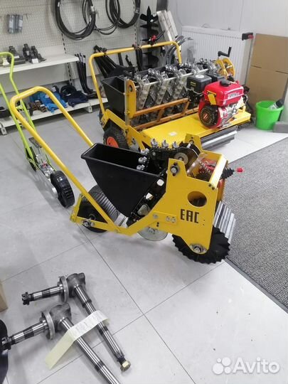 Сажалка для чеснока и лука однорядная