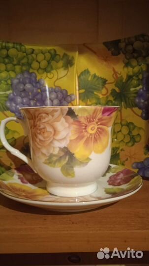 Большая чашка с блюдцем