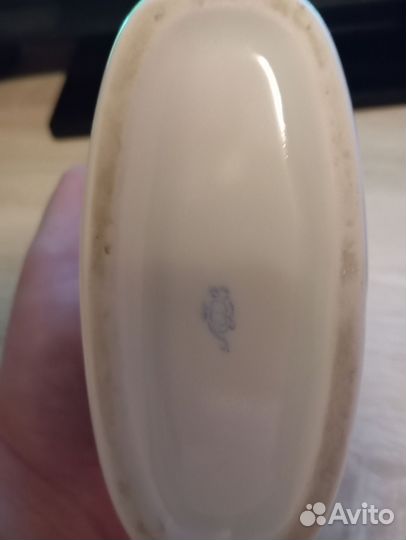 Фарфоровая бутылка