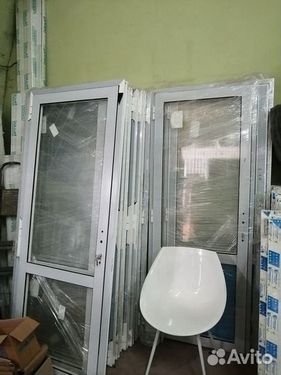 Готовые двери 950х2100 мм алюминиевые