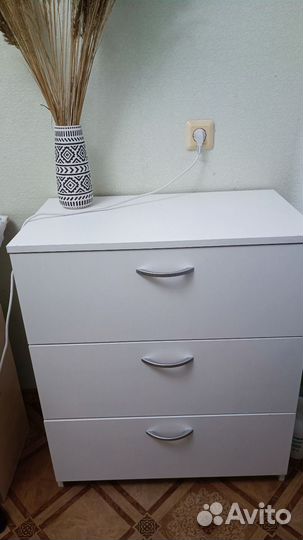 Белый Комод