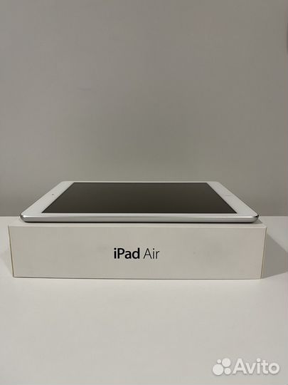 iPad Air 32gb модель MD789RU