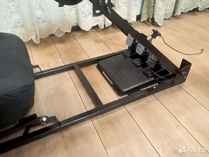 Кокпит для симрейсинга (без руля и педалей)