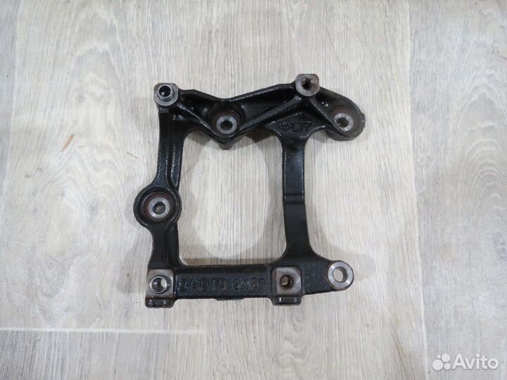 Кронштейн компрессора кондиционера Toyota Camry 70