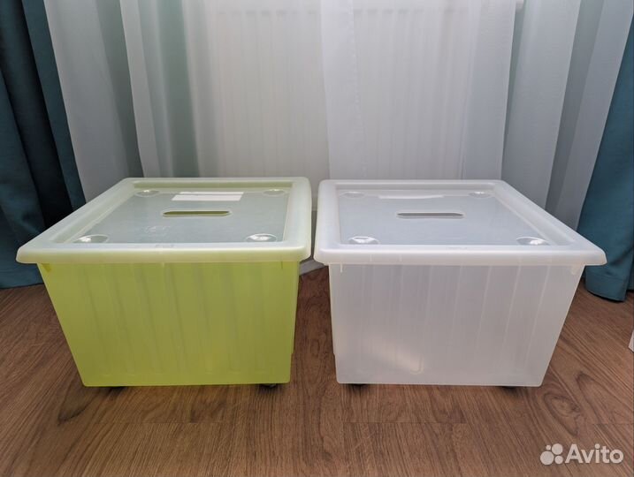 Ящик пластиковый с крышкой на колесиках