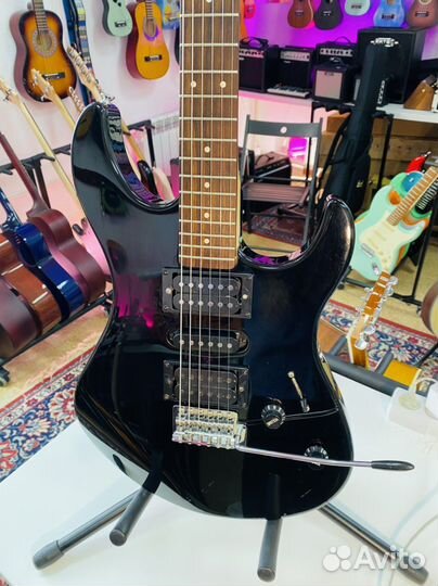 Электрогитара Yamaha ERG121