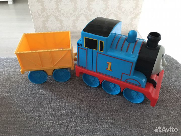 Паровоз Томас с прицепом