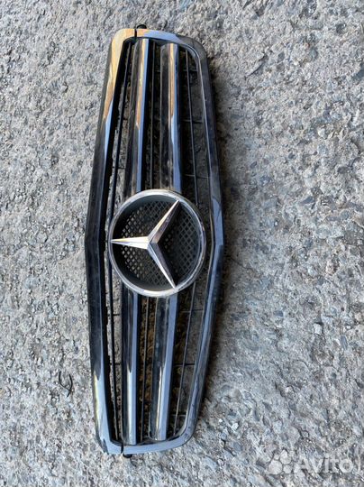 Решетка радиатора mercedes-benz-e-class-w212