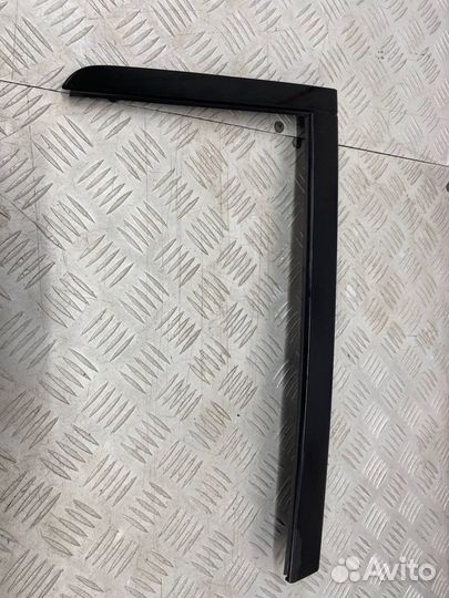 Б/У Накладка форточки багажника (молдинг) задний