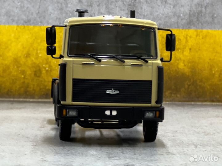 Модель маз 54327 1/43 наш автопром