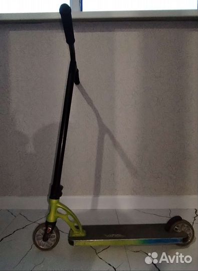 Трюковой самокат MGP