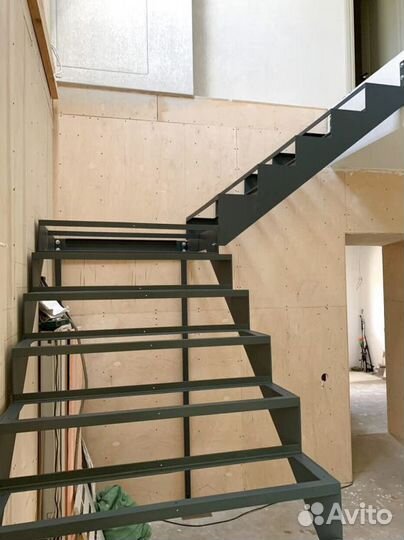 Лестница в коттедж