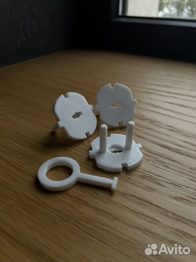 Заглушки для розеток с ключом