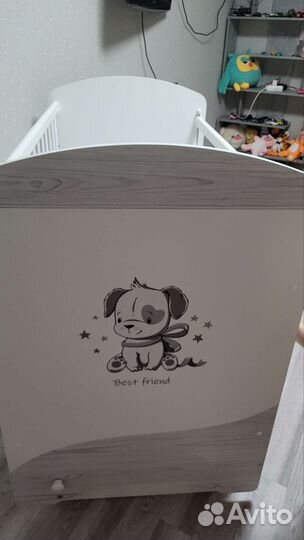 Кроватка с маятником