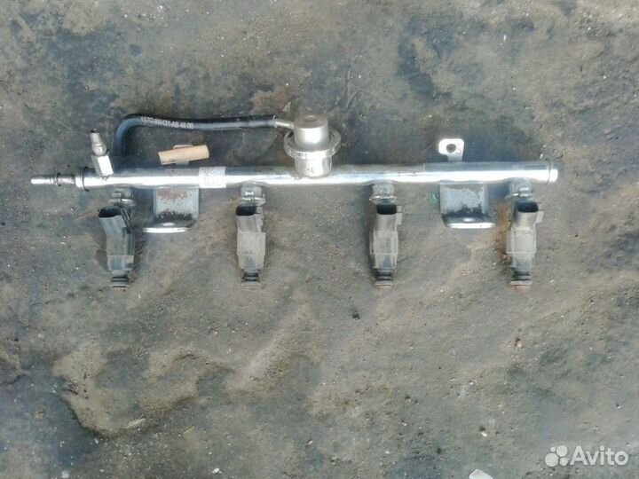 Топливная Рампа с форсунками форд мондео 3 2.0