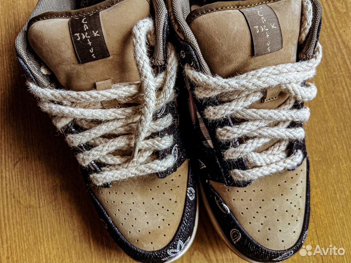 Nike SB Dunk Low Travis Scott