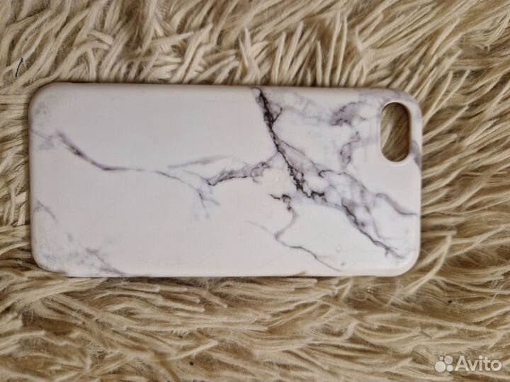 Чехлы на iPhone 7