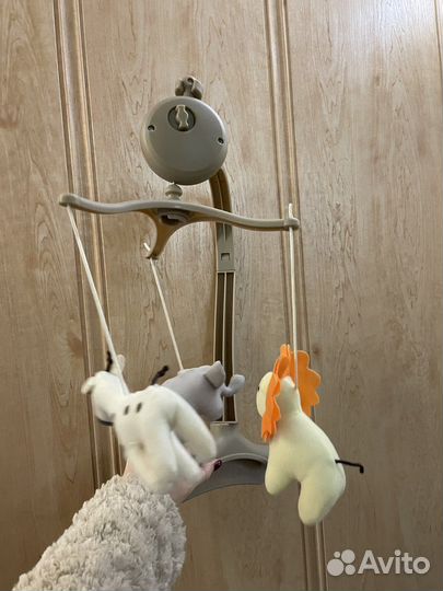 Детский мобиль в кроватку механический