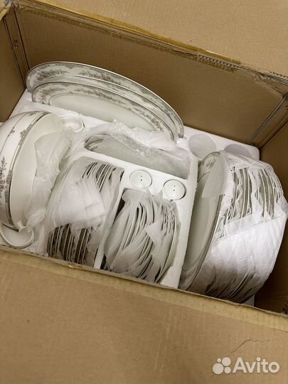 Чайно столовый сервиз на 12 персон