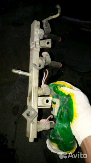 Топливная рампа с форсунками на Дэу Джентра 13-16