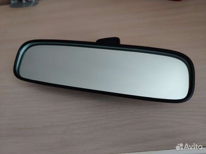 Зеркало заднего вида салонное