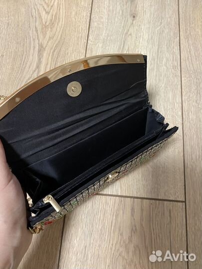 Клатч с вышивкой