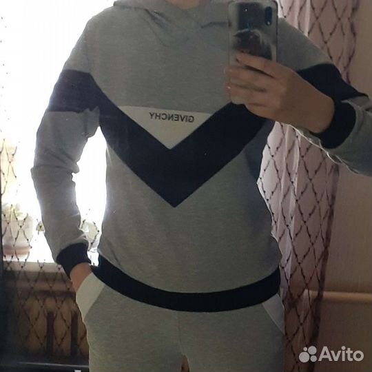 Спортивный костюм