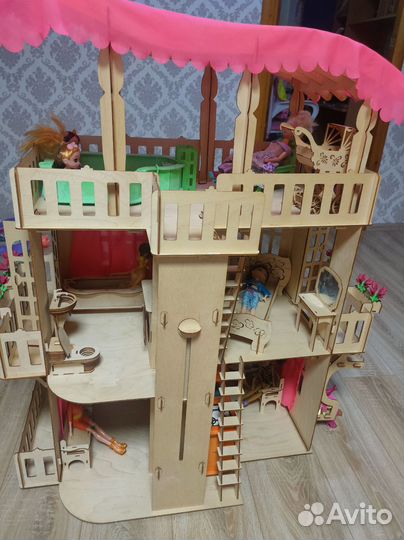 Домик кукольный с мебелью