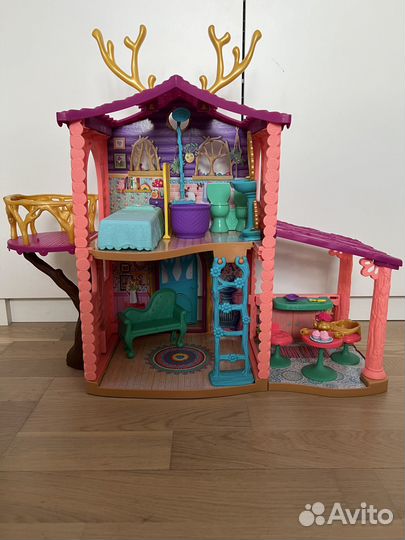 Домик с аксессуарами и куклами Enchantimals