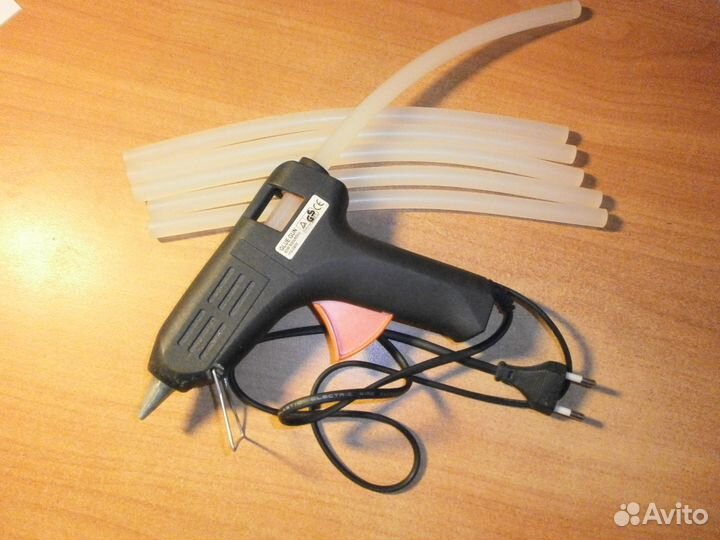 Школьный клеющий пистолет